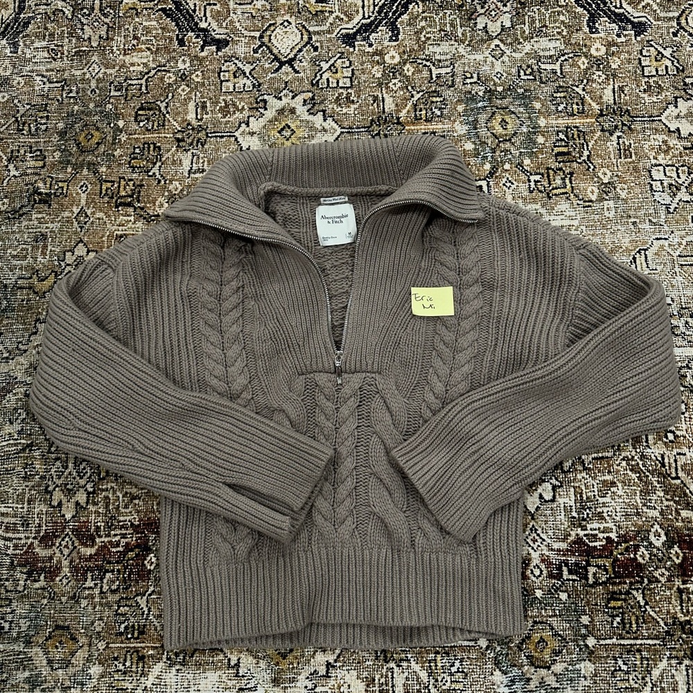 Abercrombie & Fitch Women’s quarter zip